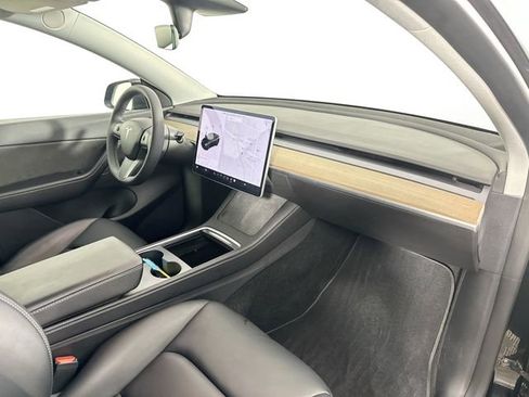 Used 2022 Tesla Model Y Performance image 26