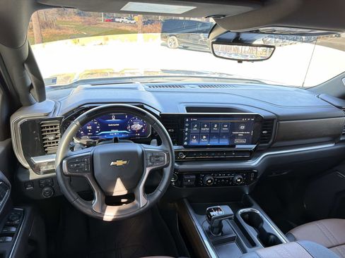 Used 2026 Chevrolet Silverado 1500 High Country AWD/4WD image 16