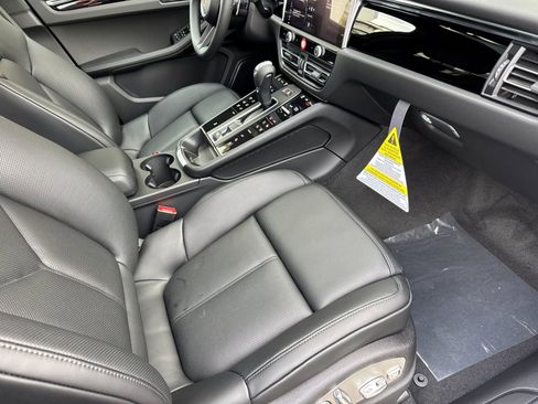 New 2026 Porsche Macan image 18
