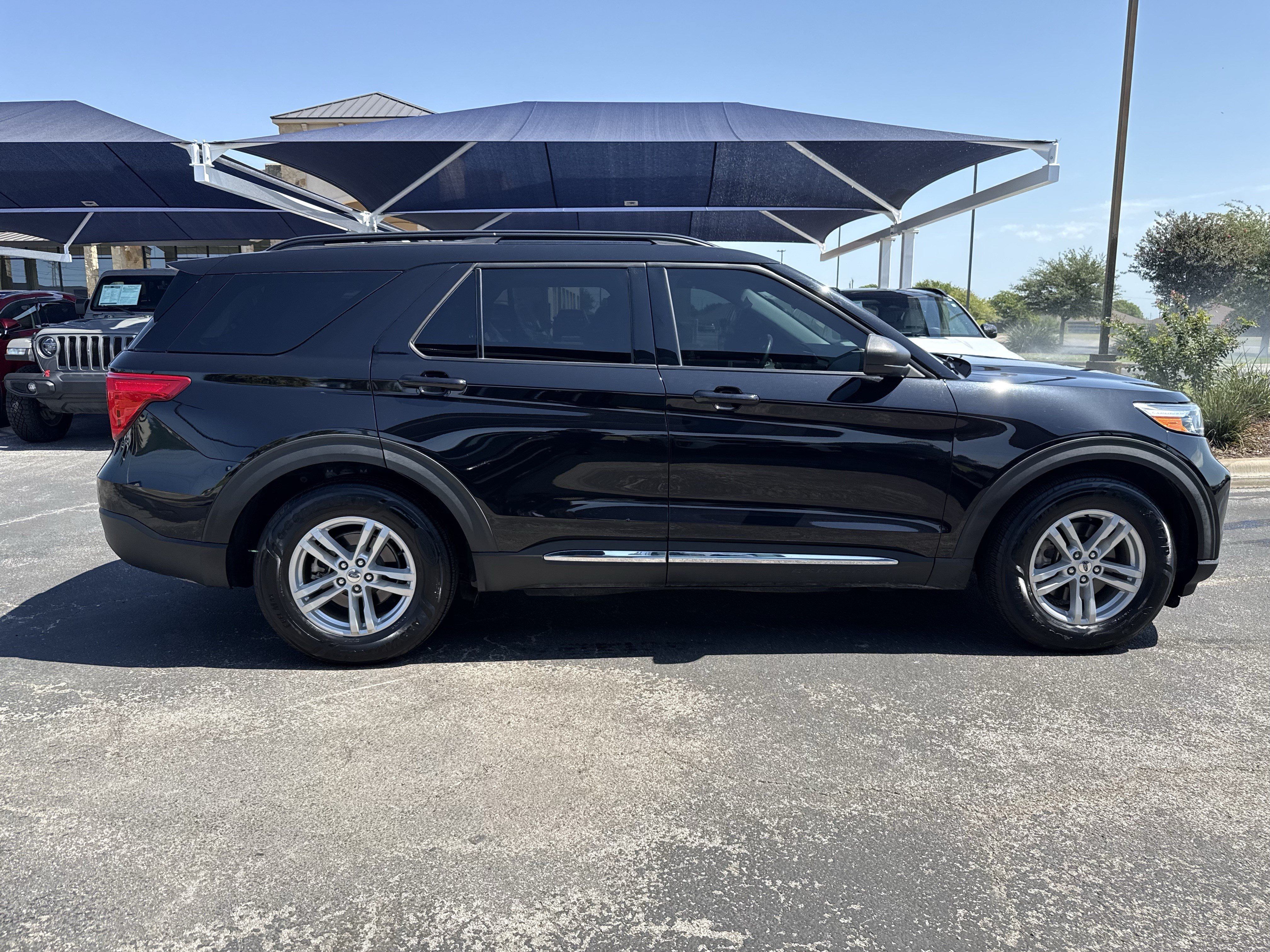 Used 2021 Ford Explorer XLT RWD image 8