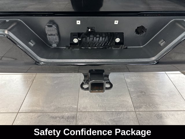 Used 2021 Chevrolet Silverado 2500 Custom w/ Custom Value Package AWD/4WD image 8