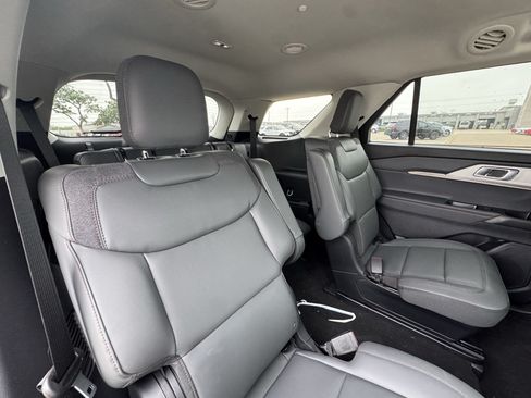 New 2026 Ford Explorer Active w/ Active Comfort Package RWD image 55