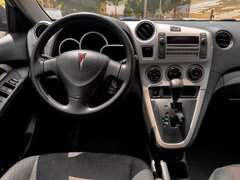 Used 2009 Pontiac Vibe w/ Preferred Package FWD image 16
