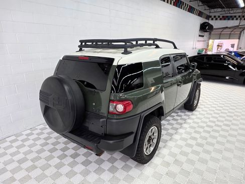 Used 2013 Toyota FJ Cruiser 4WD image 6