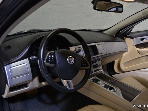 Used 2012 Jaguar XF image 11
