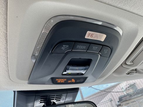 Used 2025 Toyota Corolla LE image 30