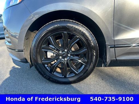 Used 2023 Ford Edge SE w/ Black Appearance Package image 10