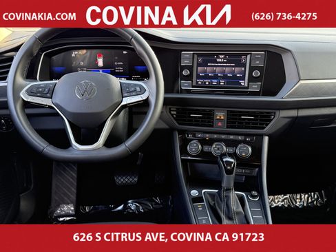 Used 2024 Volkswagen Jetta SE w/ Panoramic Sunroof Package image 28