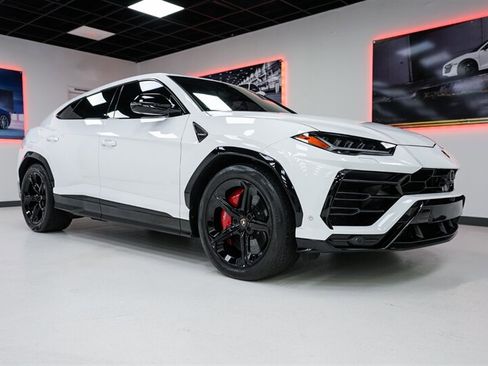 Used 2021 Lamborghini Urus AWD/4WD image 1