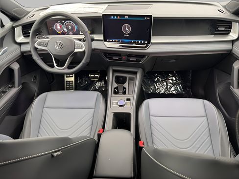 New 2026 Volkswagen Tiguan SE R-Line AWD/4WD image 9