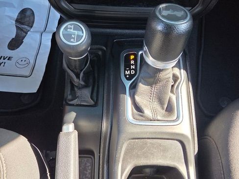 Used 2021 Jeep Wrangler Unlimited Sport AWD/4WD image 19