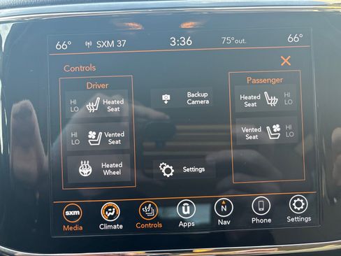 Used 2020 Jeep Grand Cherokee Overland image 21