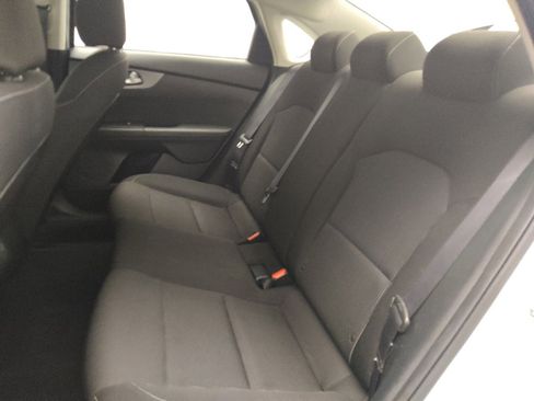 Used 2020 Kia Forte LXS FWD image 18