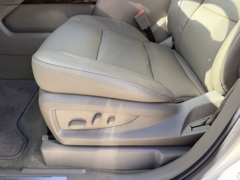 Used 2018 GMC Yukon SLT w/ HD Trailering Package image 28