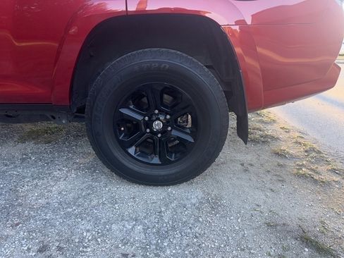 Used 2023 Toyota 4Runner SR5 Premium w/ Moonroof Package image 4