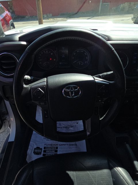 Used 2019 Toyota Tacoma TRD Sport AWD/4WD image 12