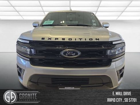 Used 2024 Ford Expedition Limited AWD/4WD image 9
