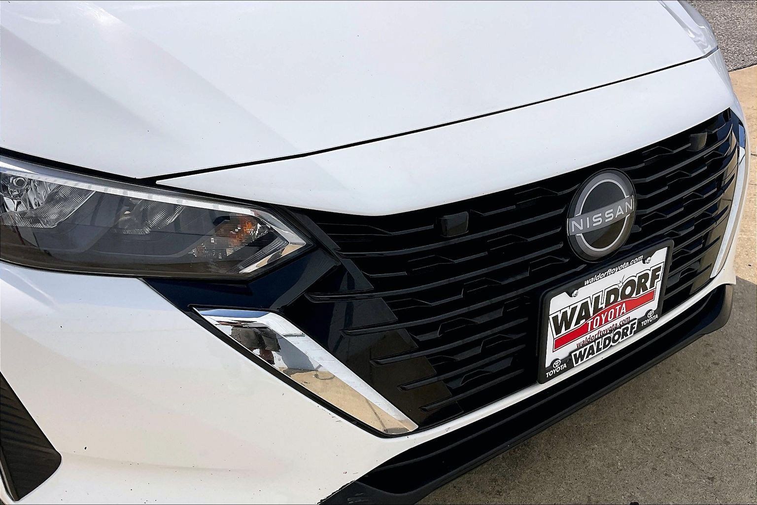 Used 2024 Nissan Sentra SV FWD image 34