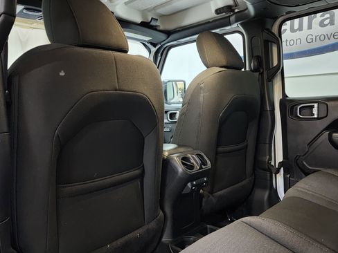 Used 2023 Jeep Gladiator Sport image 16