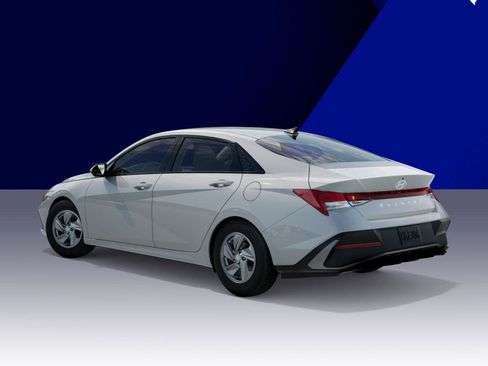 New 2026 Hyundai Elantra SE FWD image 5