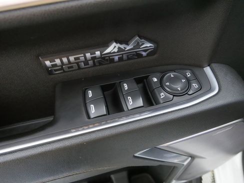 Used 2022 Chevrolet Silverado 1500 High Country w/ Z71 Off-Road Package image 15