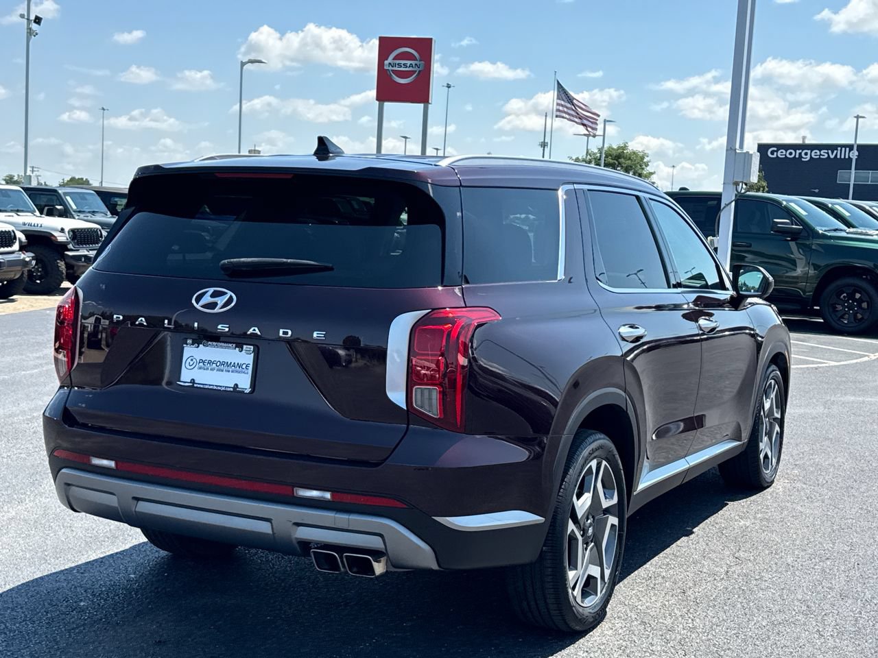 Used 2024 Hyundai Palisade SEL w/ Premium Package FWD image 3