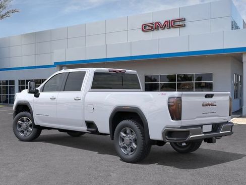 New 2026 GMC Sierra 2500 SLT AWD/4WD image 3