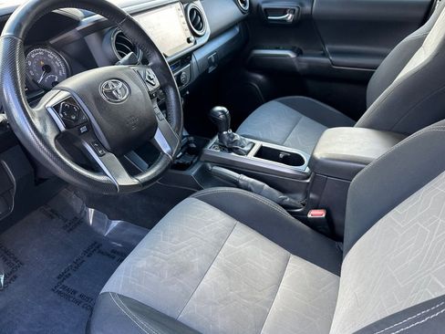 Used 2021 Toyota Tacoma TRD Off-Road w/ Technology Package image 10