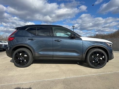 New 2026 Volvo XC40 B5 Ultra w/ Protection Package Premier image 8