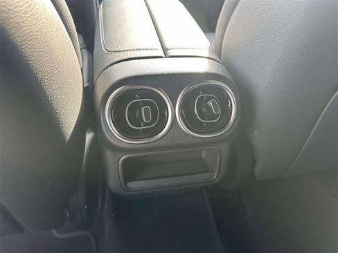 Used 2024 Mercedes-Benz GLC 300 GLC 300 4MATIC image 12