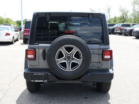 Used 2023 Jeep Wrangler Sport AWD/4WD image 5