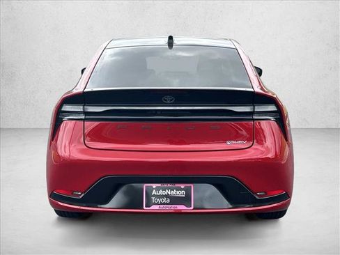 New 2026 Toyota Prius Plug-In Hybrid FWD image 8
