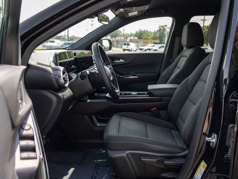 Used 2025 Chevrolet Equinox LT AWD/4WD image 6