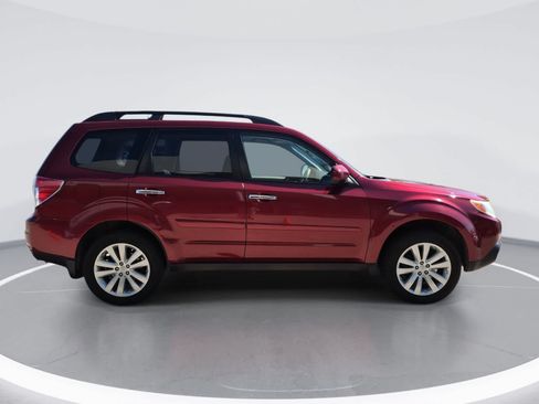 Used 2011 Subaru Forester 2.5X Limited AWD/4WD image 9
