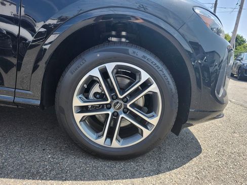 New 2025 Audi Q5 Premium image 26