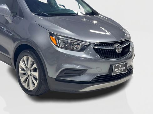 Used 2020 Buick Encore Preferred image 3