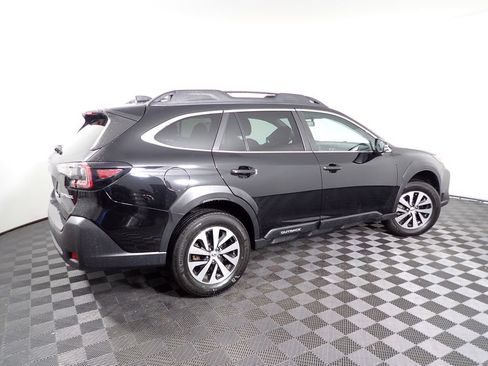 Used 2023 Subaru Outback Premium AWD/4WD image 18