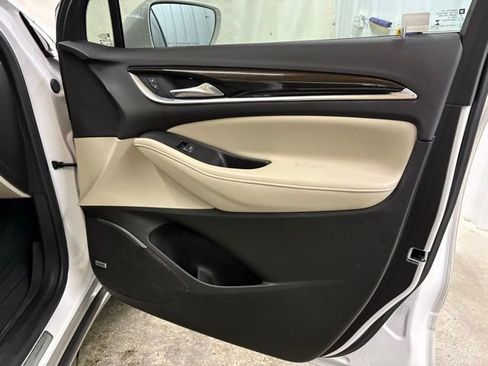 Used 2020 Buick Enclave Essence w/ Sound and Sites Package FWD image 32