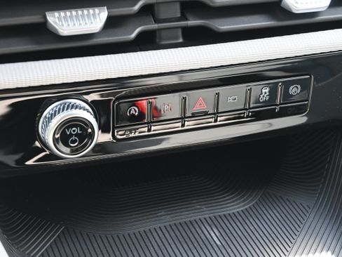 New 2026 Ford Explorer Active w/ Active Comfort Package RWD image 24