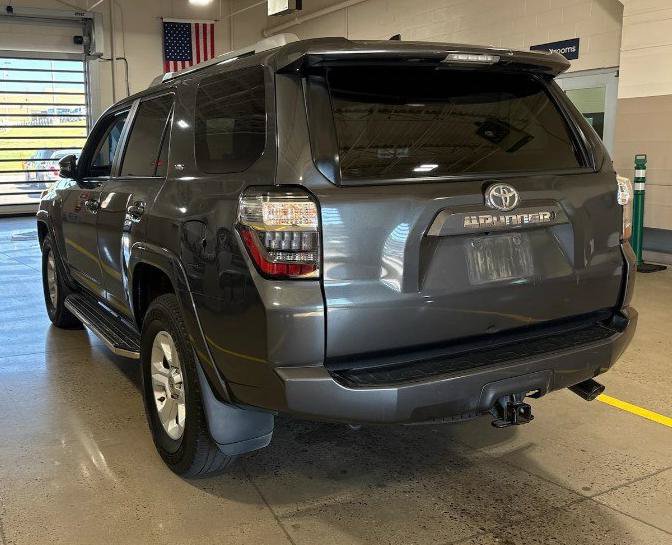 Used 2016 Toyota 4Runner SR5 Premium RWD image 2