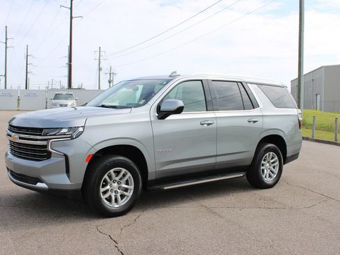 Used 2024 Chevrolet Tahoe LT RWD image 2