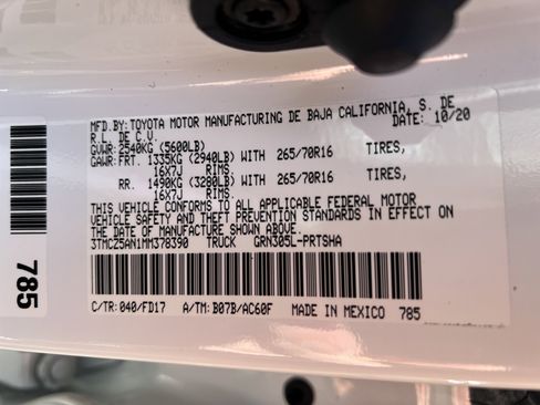 Used 2021 Toyota Tacoma TRD Off-Road image 33