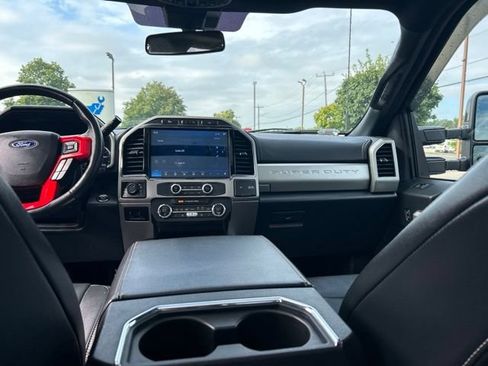 Used 2022 Ford F250 Lariat w/ Black Appearance Package AWD/4WD image 19