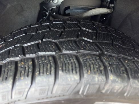 Used 2022 GMC Yukon Denali w/ Denali Premium Package image 10