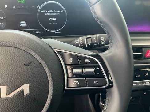 Used 2024 Kia Seltos EX FWD image 11