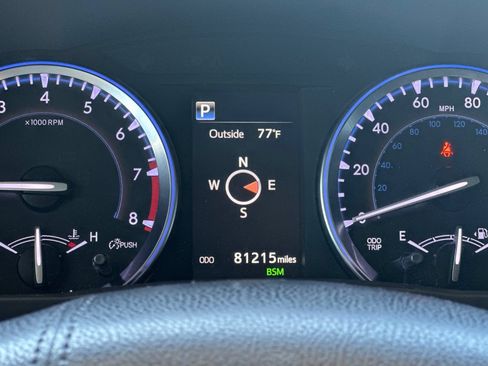 Used 2018 Toyota Highlander SE FWD image 35