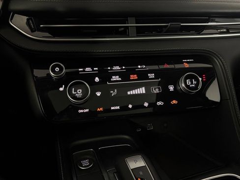 Used 2025 INFINITI QX60 Pure FWD image 18