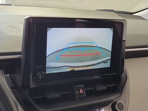 Used 2025 Toyota Corolla LE FWD image 29