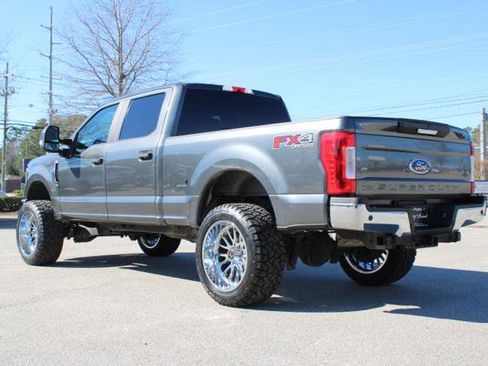 Used 2019 Ford F250 XL w/ STX Appearance Package image 8