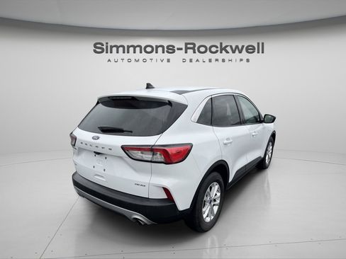 Used 2022 Ford Escape SE w/ Convenience Package image 2